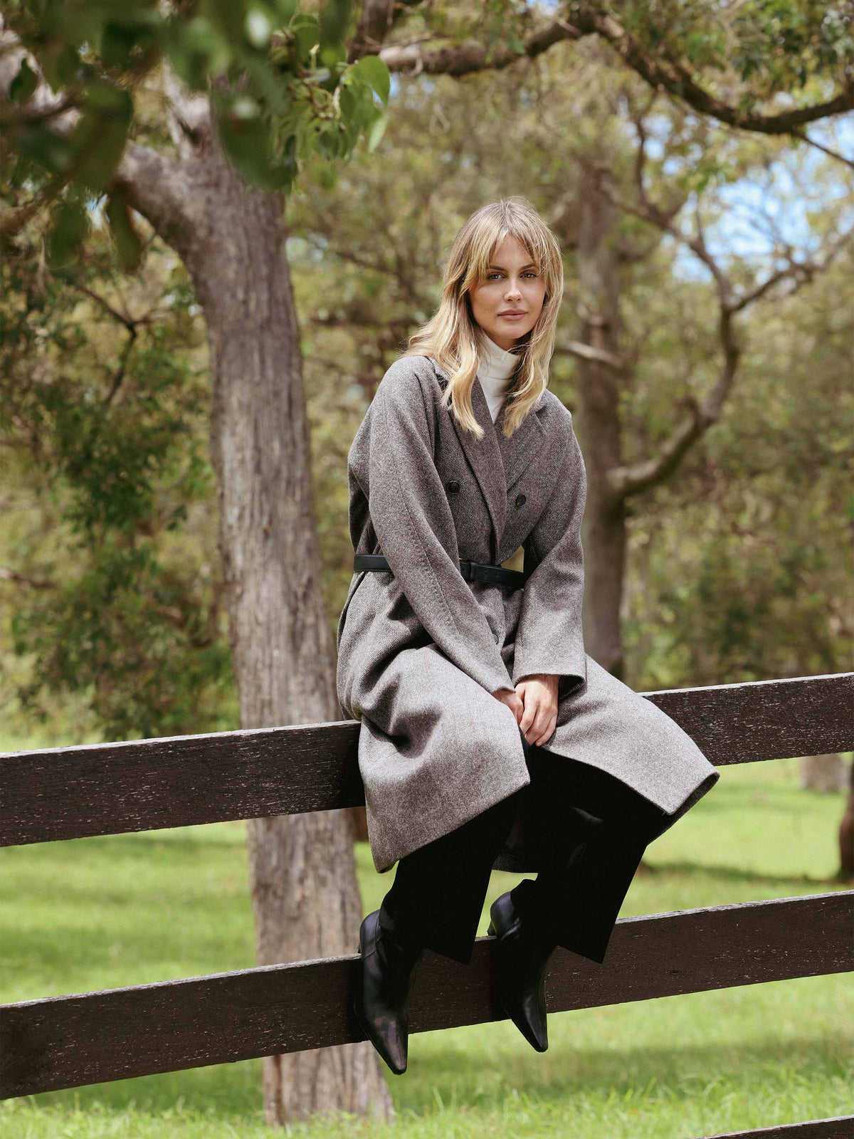 ELARA DOUBLE BREASTED WOOL COAT