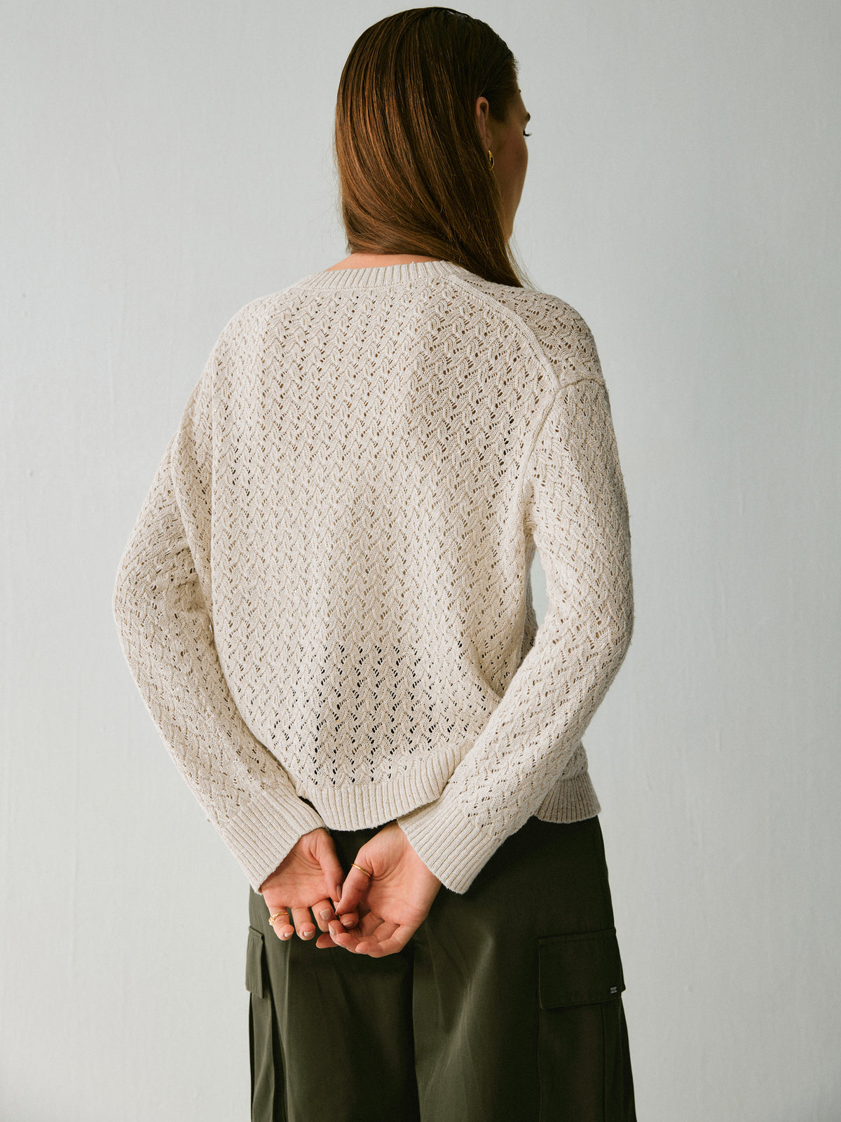 LONG SLEEVE CREW NECK OPEN KNIT SWEATER