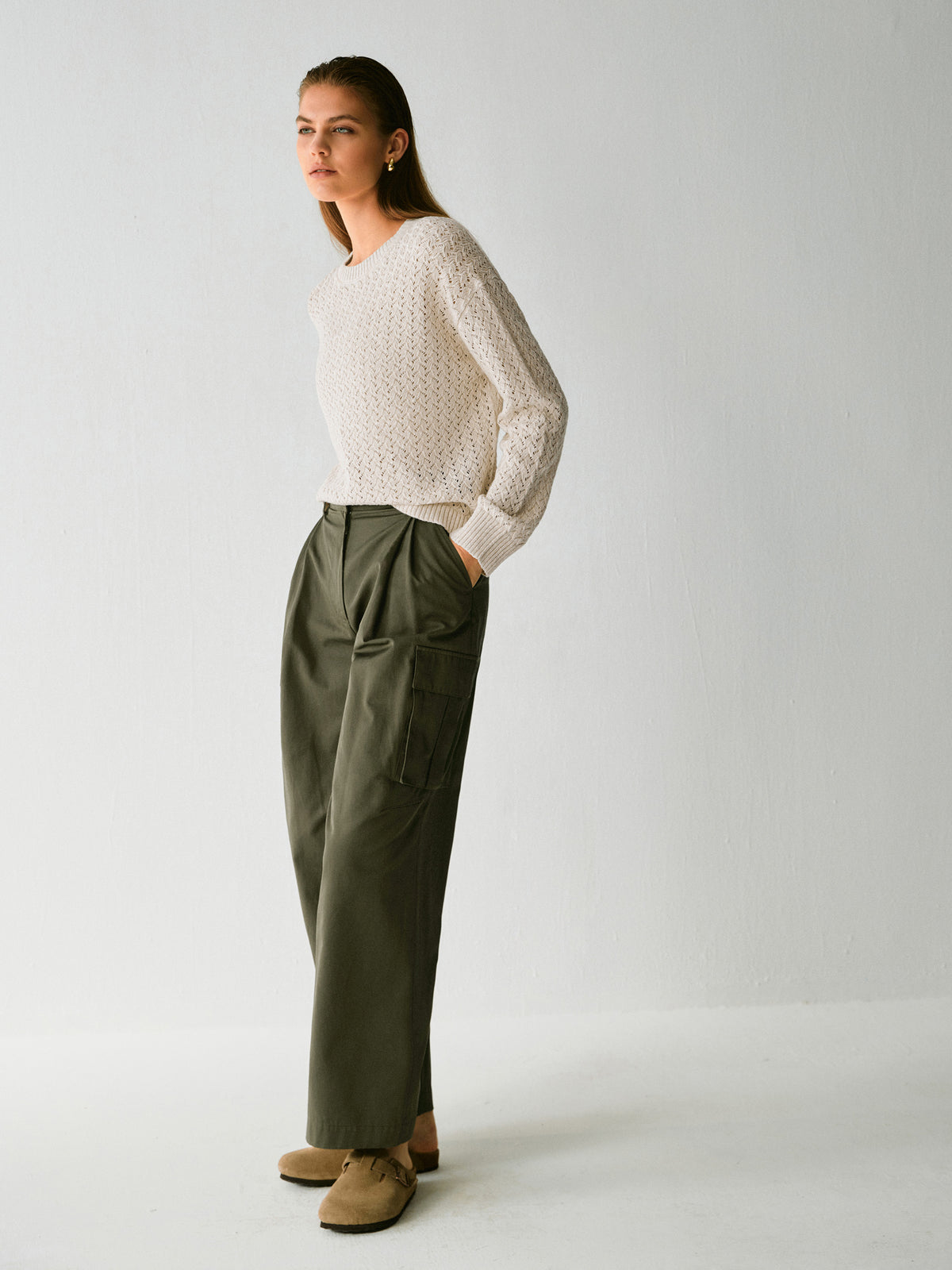 LONG SLEEVE CREW NECK OPEN KNIT SWEATER