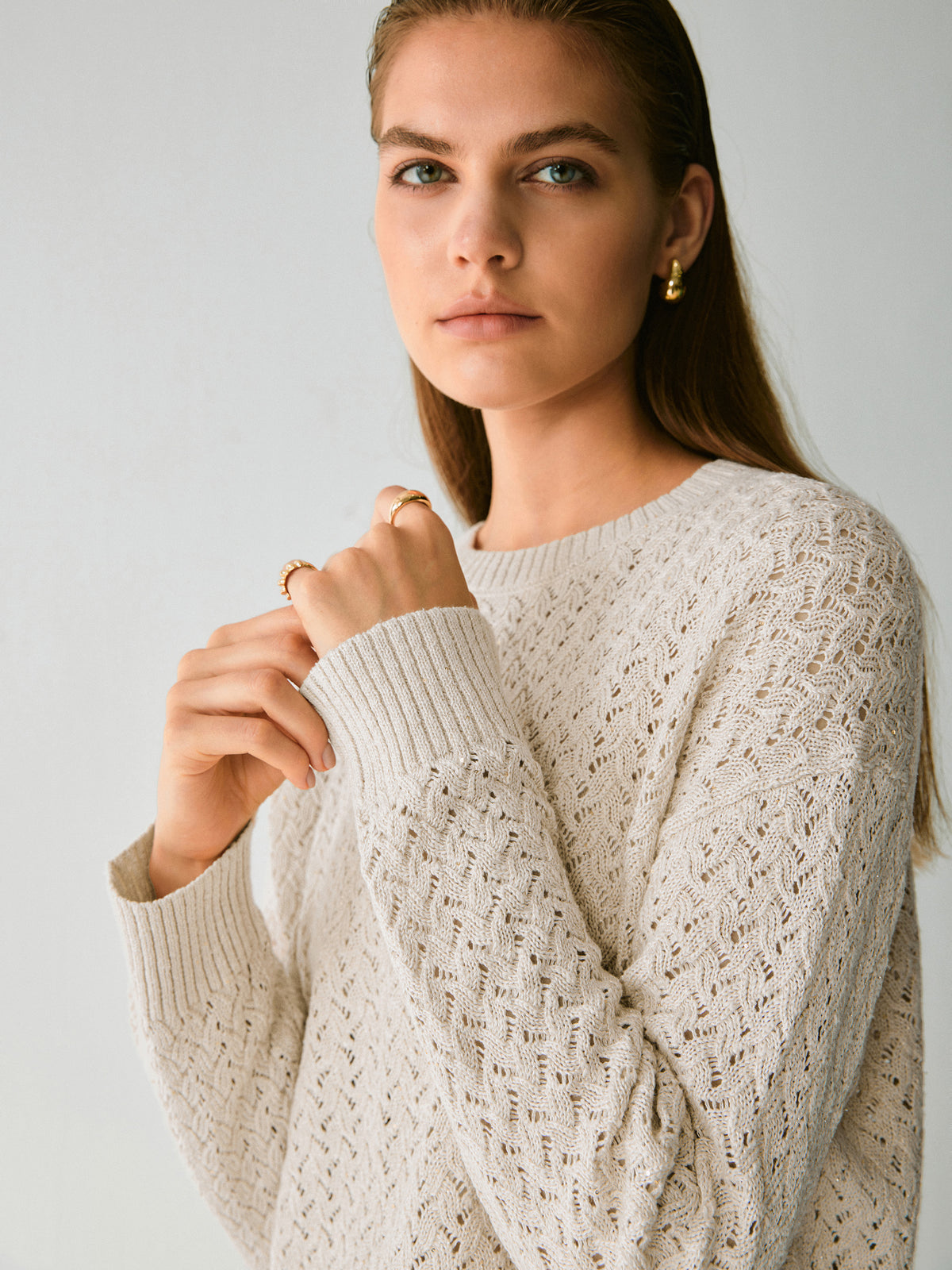 LONG SLEEVE CREW NECK OPEN KNIT SWEATER