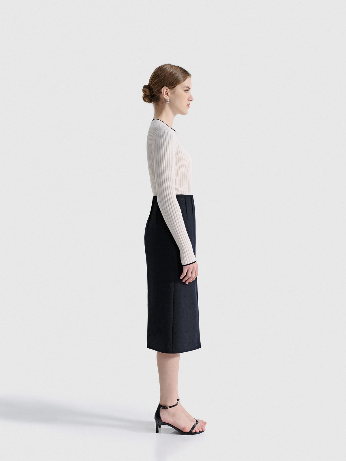 LONG SLEEVE RIB KNIT W/ TRIM DETAIL