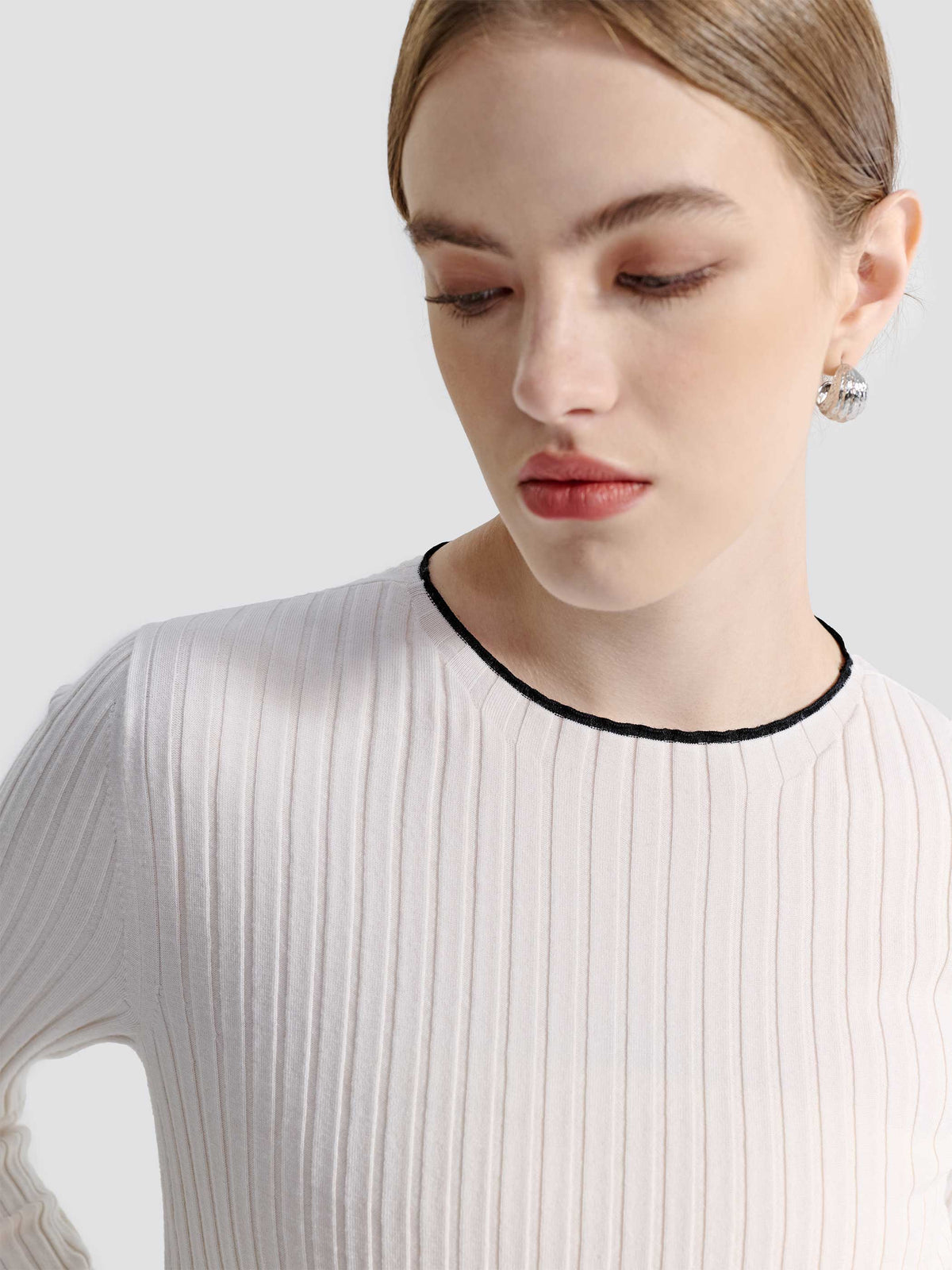 LONG SLEEVE RIB KNIT W/ TRIM DETAIL