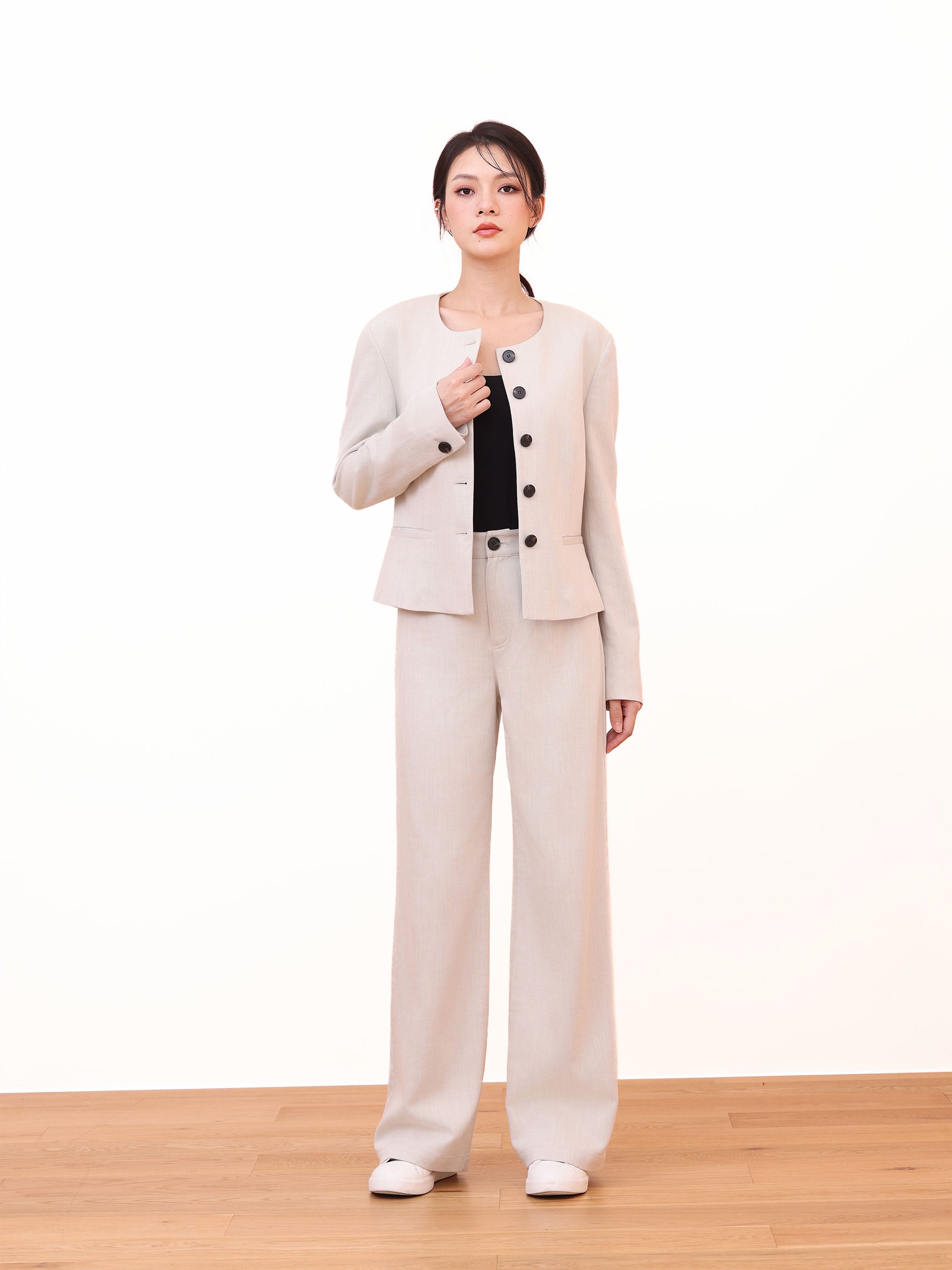 COLLARLESS BUTTONED SUIT JACKET | Women's Designer Suits in