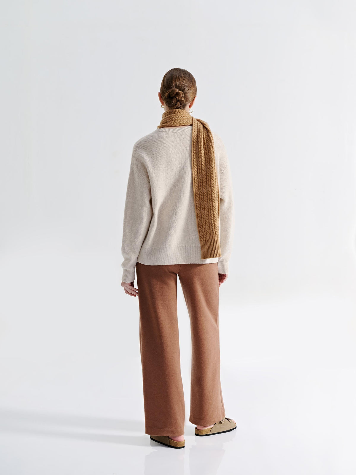 GWEN CASHMERE CLASSIC TWIST SCARF